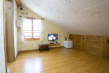 پانسیون Ddlanchae Hanok Stay   Main House