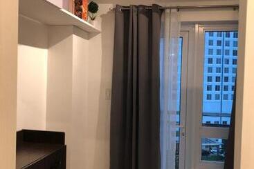 Unit 1005 Tower B Cool Suites At Wind Residences