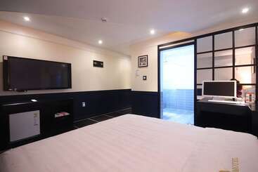 Gimje Q Drive Self Check In Motel