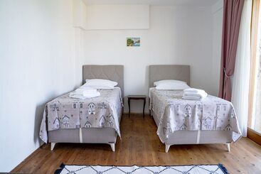 هتل Alice Tatil Evi