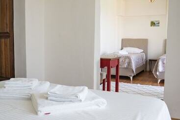 هتل Alice Tatil Evi