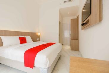هتل Reddoorz Plus Syariah @ Jalan Dr Sutomo Padang