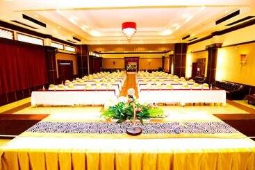 هتل Waranya Resort