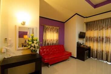 هتل Waranya Resort