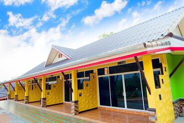 هتل Waranya Resort