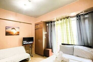 Henry S Newport Deluxe Condotel