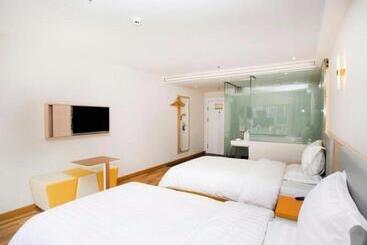 هتل 7 Days Inn Harbin West Railway Station