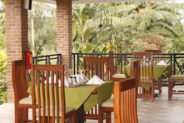 هتل Airport Planet Lodge At Kilimanjaro Airport