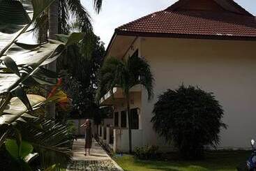 هتل Baan Chai Lay Apartment