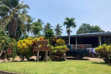 هتل Koh Mak Homestay