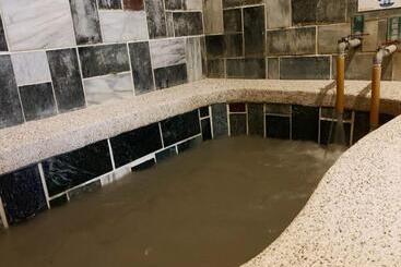 هتل Li Quan Hot Spring Resort