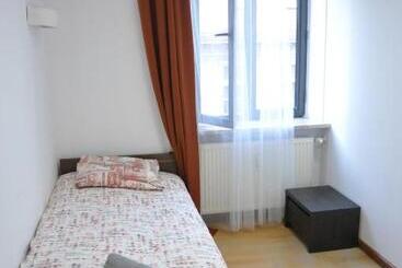 تختخواب و صبحانه Erasmus Rooms Genius
