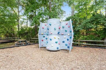 هتل Sea Colony  2604 Round Robin