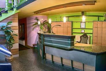 Adeo Hostel