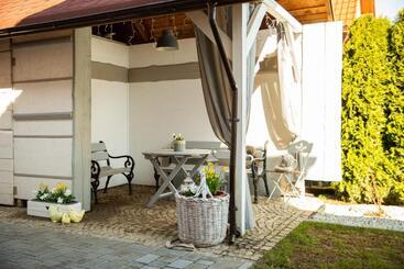 پانسیون Apartementy   Weranda   Z Ogrodem W Centrum