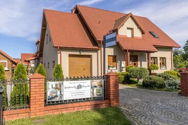 پانسیون Apartementy   Weranda   Z Ogrodem W Centrum