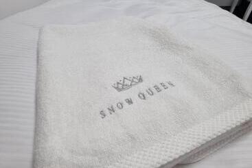 پانسیون Snow Queen