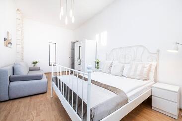Riviera Residence Apartments