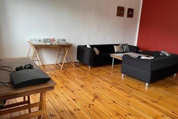 42 200 Hostel