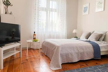 هاستل Bankowa 8 Guest Rooms
