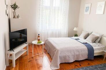 هاستل Bankowa 8 Guest Rooms