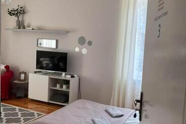 هاستل Bankowa 8 Guest Rooms