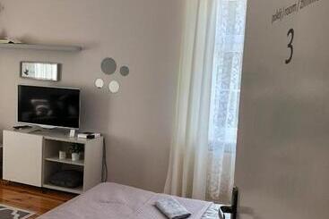 هاستل Bankowa 8 Guest Rooms