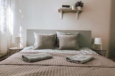 هاستل Bankowa 8 Guest Rooms