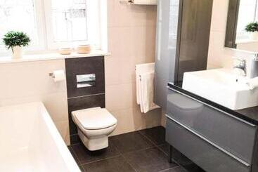 هاستل Bankowa 8 Guest Rooms