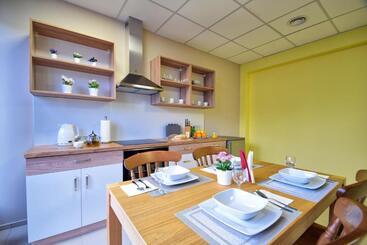住宿加早餐  Aparthotel Globus   Bezkontaktowa Obsługa