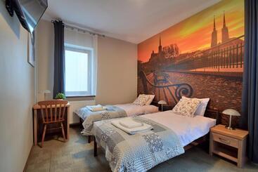 住宿加早餐  Aparthotel Globus   Bezkontaktowa Obsługa