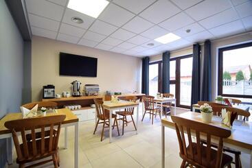 住宿加早餐  Aparthotel Globus   Bezkontaktowa Obsługa