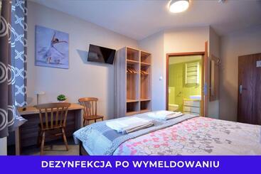 住宿加早餐  Aparthotel Globus   Bezkontaktowa Obsługa