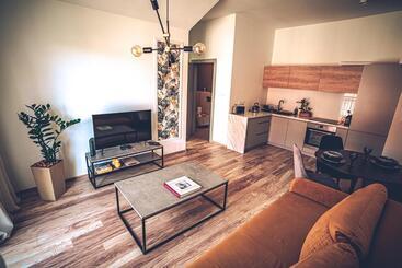 تختخواب و صبحانه The Loft   Garncarska 1