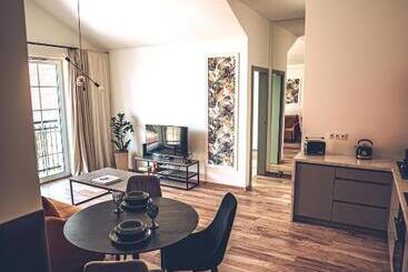 تختخواب و صبحانه The Loft   Garncarska 1
