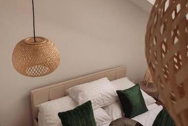 تختخواب و صبحانه The Loft   Garncarska 1