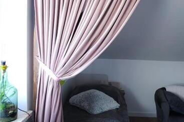 تختخواب و صبحانه Wellspring