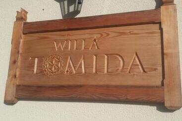 تختخواب و صبحانه Willa Tomida