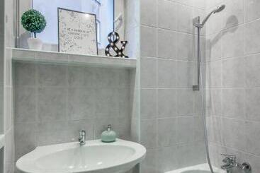 پانسیون Clicktheflat żurawia Street Apart Rooms