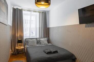 پانسیون Clicktheflat żurawia Street Apart Rooms