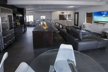 هاستل Posh South Beach