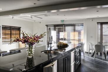 هاستل Posh South Beach