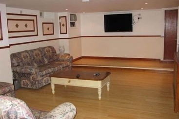تختخواب و صبحانه Hay Lane Lodge