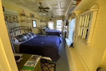 تختخواب و صبحانه The Captain's Stay