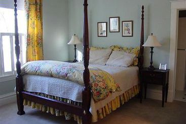 تختخواب و صبحانه The Mcfarland Inn