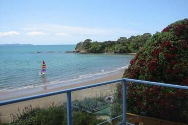 By The Bay Beachfront Apartments