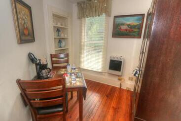 Hidden Springs Bed And Breakfast