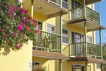 هتل Grooms Beach Villa & Resort