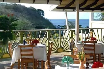 هتل Grooms Beach Villa & Resort