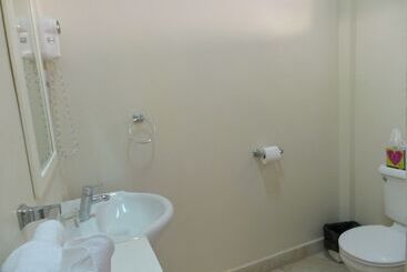 هتل Grooms Beach Villa & Resort